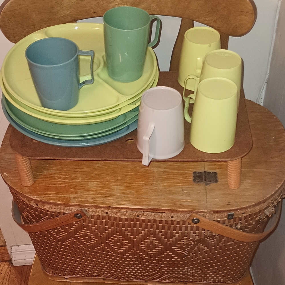 Vintage picnic basket